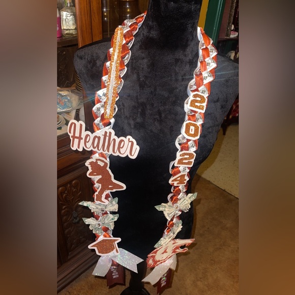 Custom Graduation lei - Picture 2 of 3